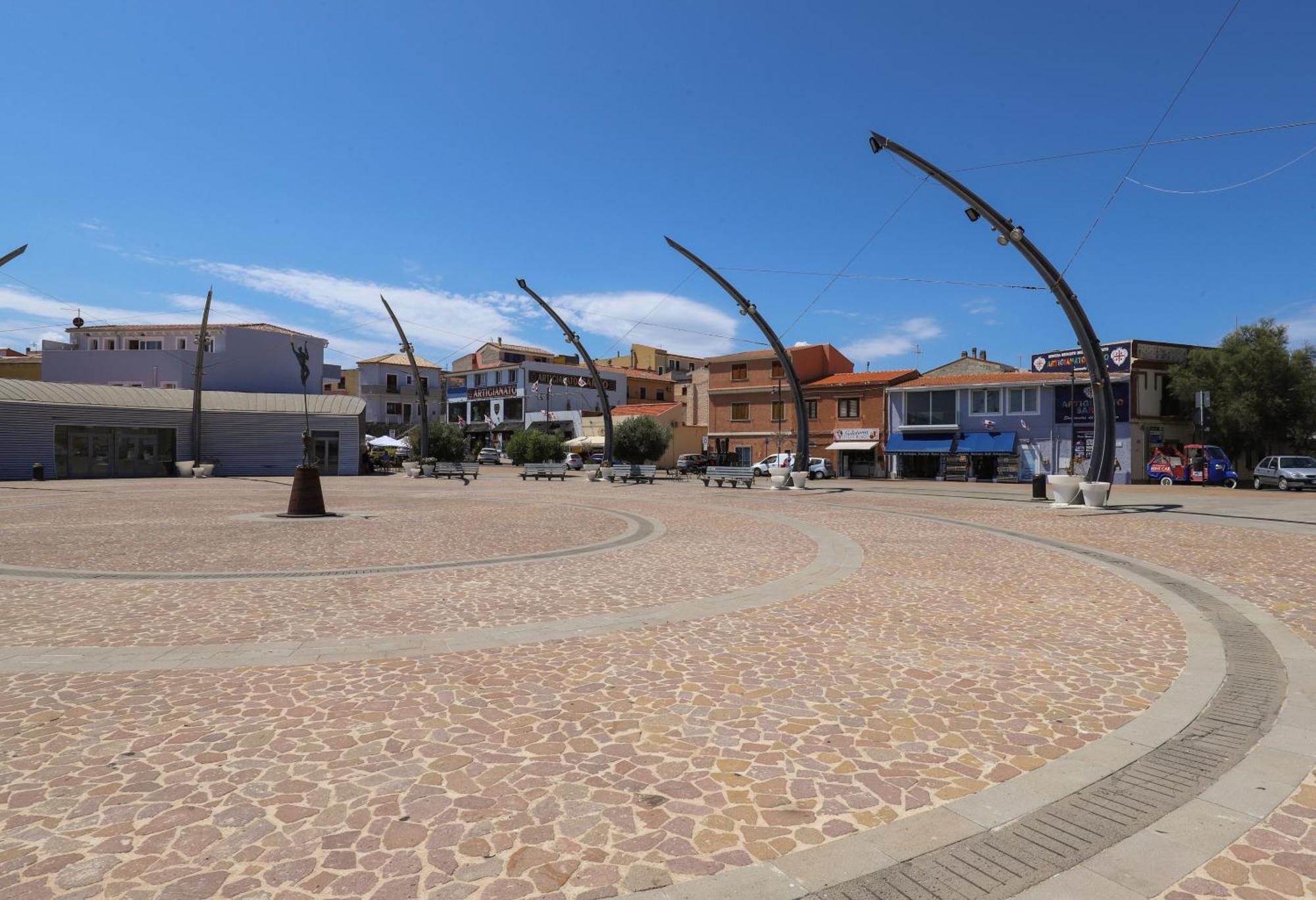 Готель The Square Кастельсардо Екстер'єр фото